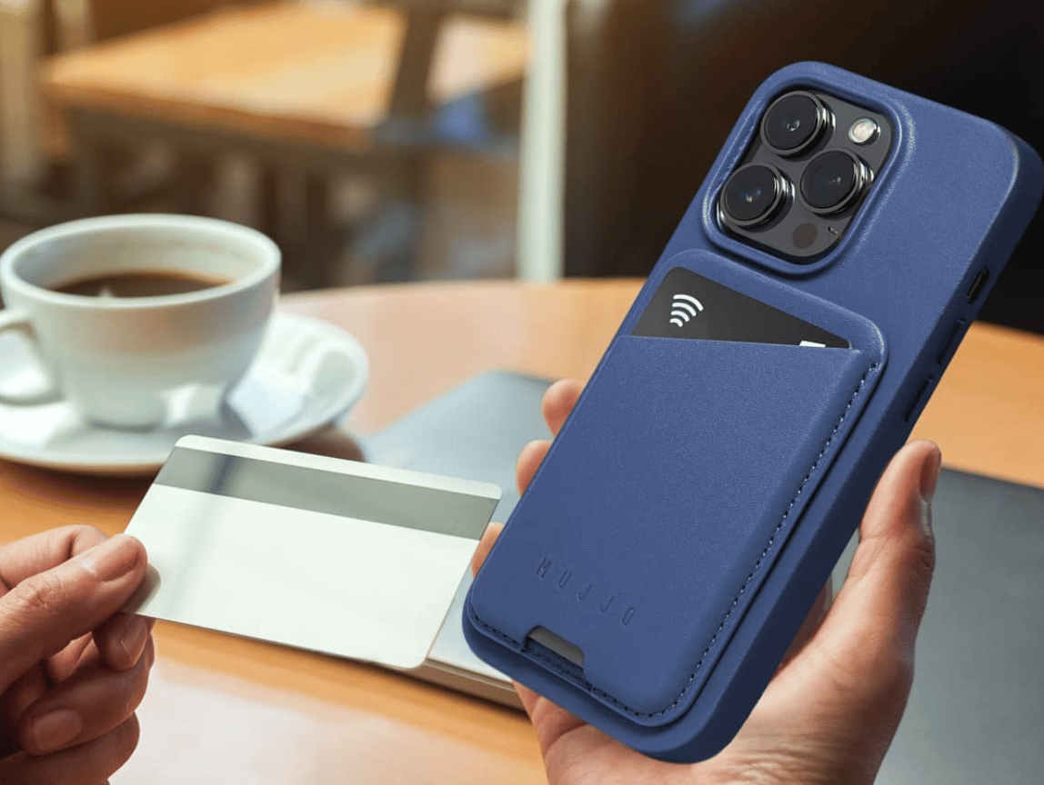 Mujjo Full Leather MagSafe Wallet for iPhone